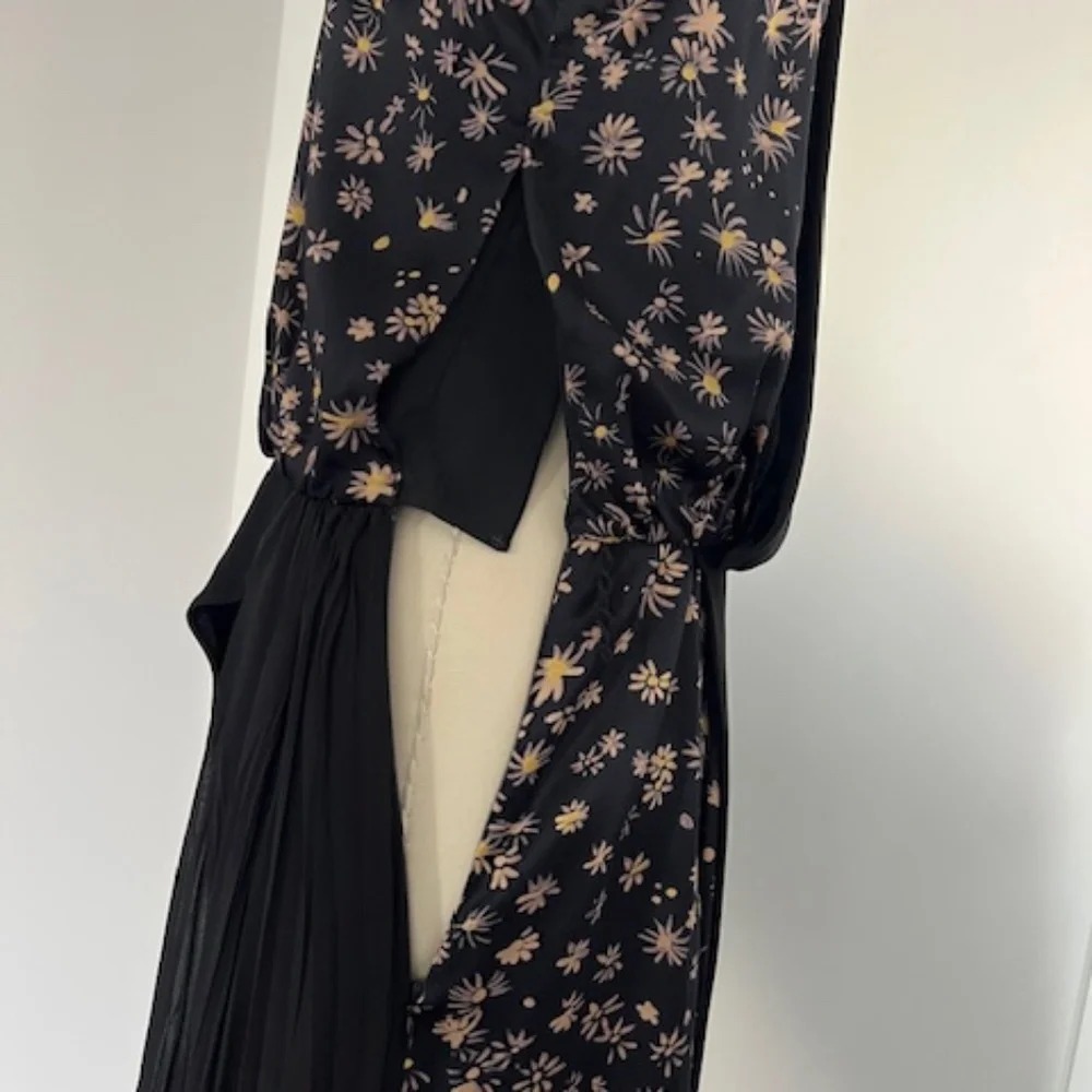 Cinq a Sept evening black and floral dress, size 4, NWOT - Picture 4 of 5